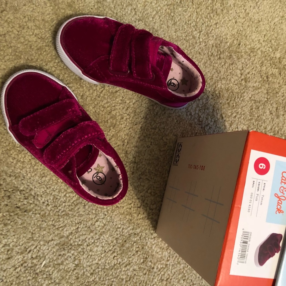 Plush Velvet Velcro sneakers, toddler size 6